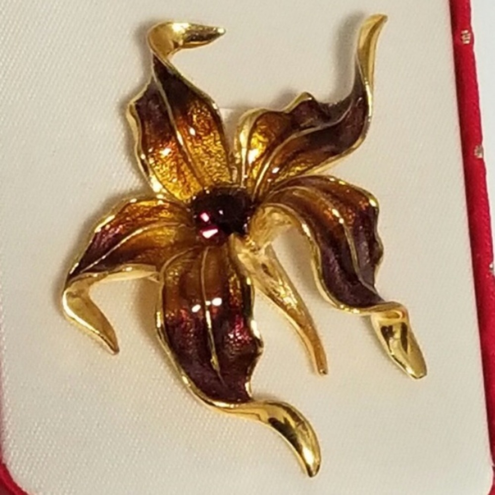 Retro Amanda Smith Brooch